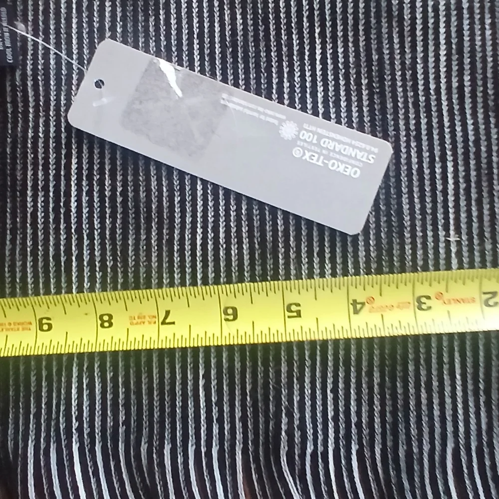 OEKO- TEX Standard 100 Unisex Scarf. 50% Wool, 50% Acrylic.    NWT
